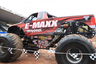 traxxas-e-maxx-euro-truck-3.jpg